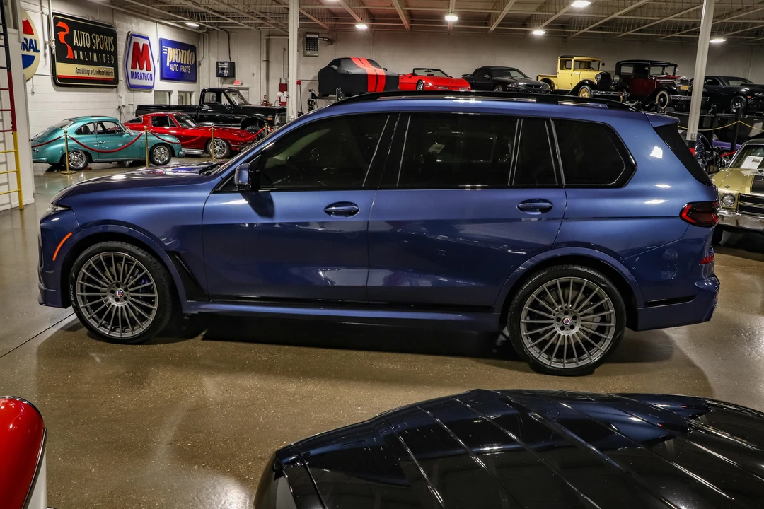 2023 BMW Alpina XB7 - Image 16 of 31