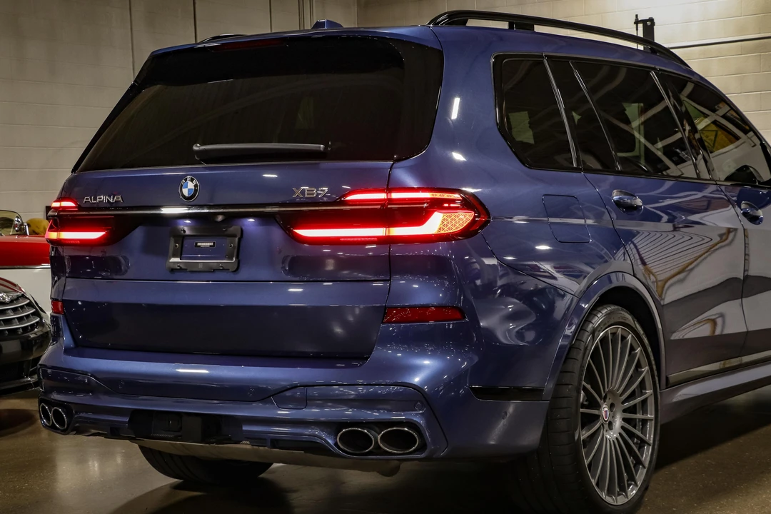 2023 BMW Alpina XB7 - Image 23 of 31
