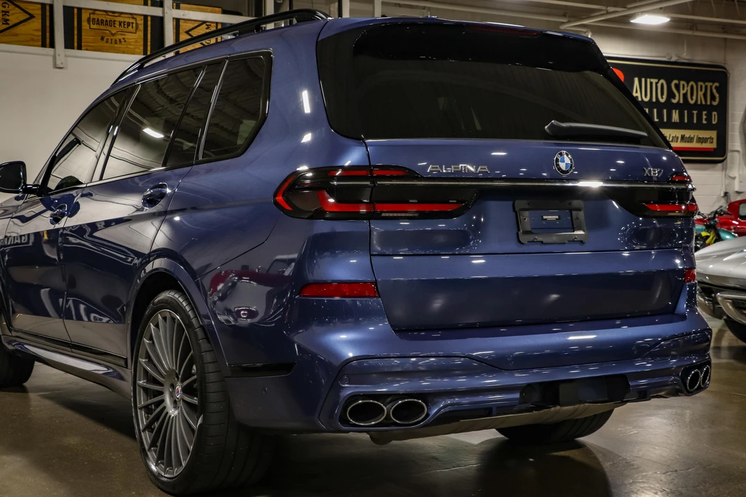2023 BMW Alpina XB7 - Image 17 of 31