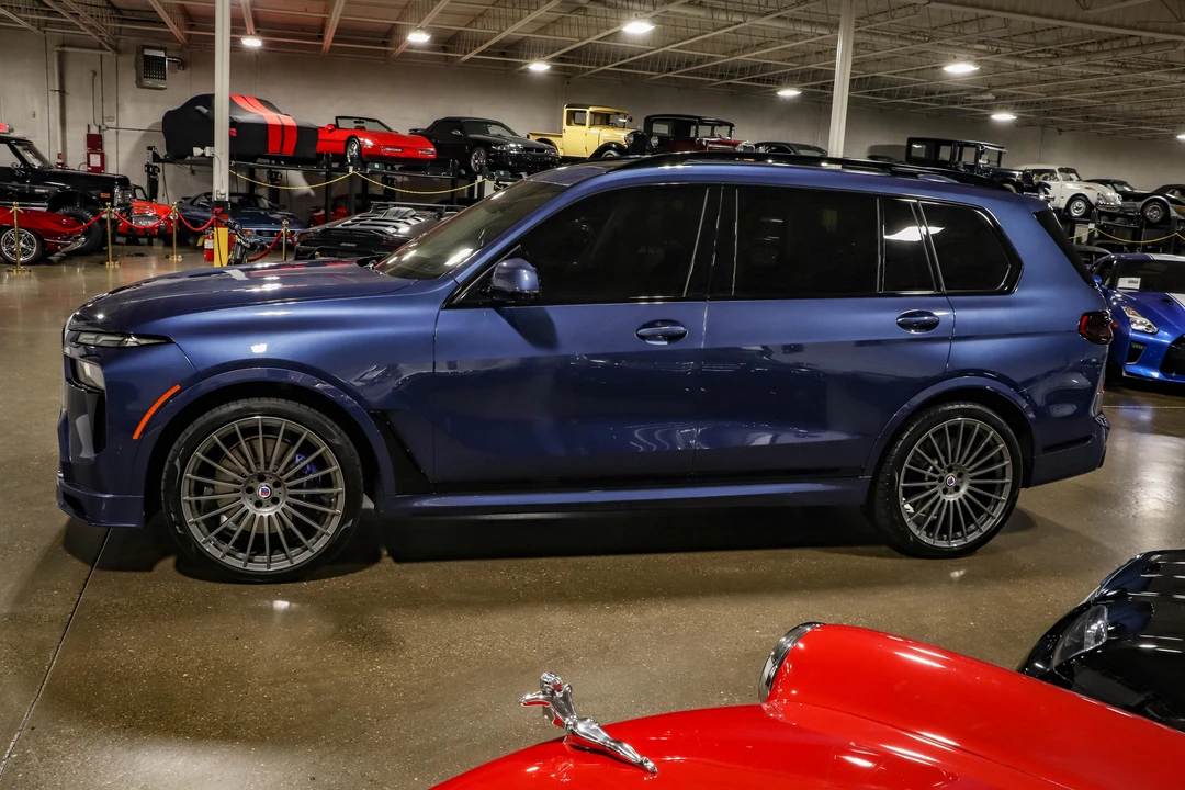 2023 BMW Alpina XB7 - Image 15 of 31