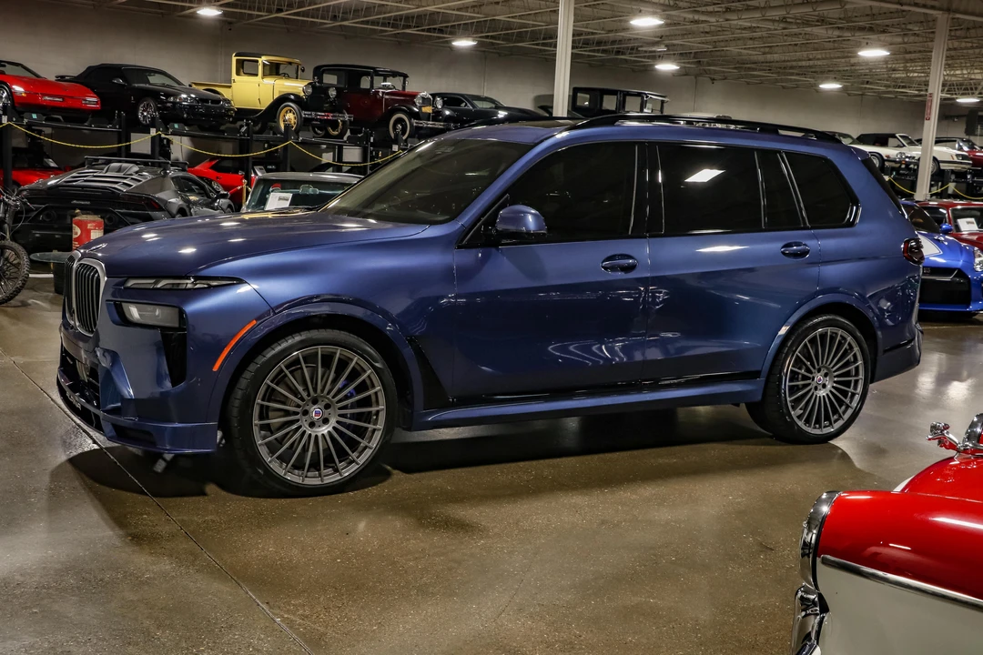 2023 BMW Alpina XB7 - Image 14 of 31