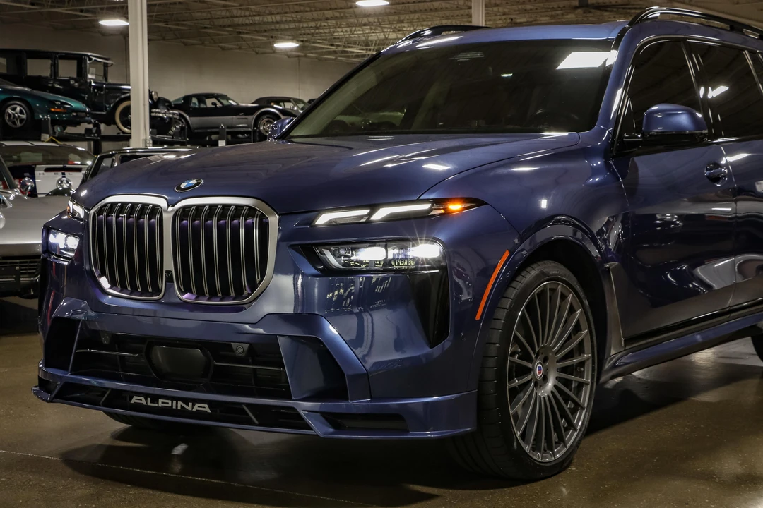2023 BMW Alpina XB7 - Image 11 of 31