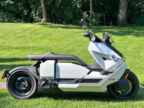 2023 BMW C 400
