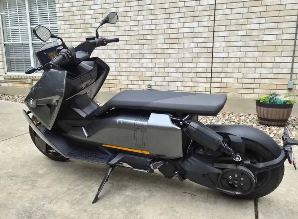 2023 BMW Motorcycles - Image 2 of 5