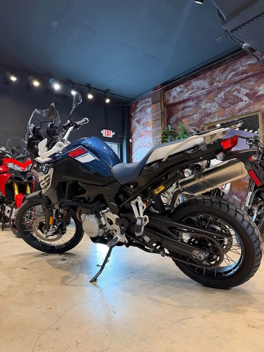 2023 BMW Motorcycles - Image 2 of 5
