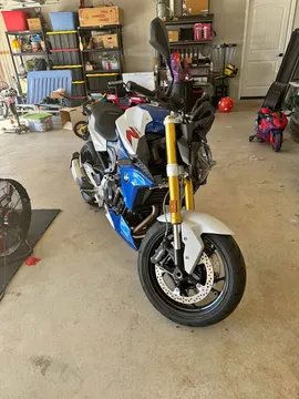 2023 BMW F900R