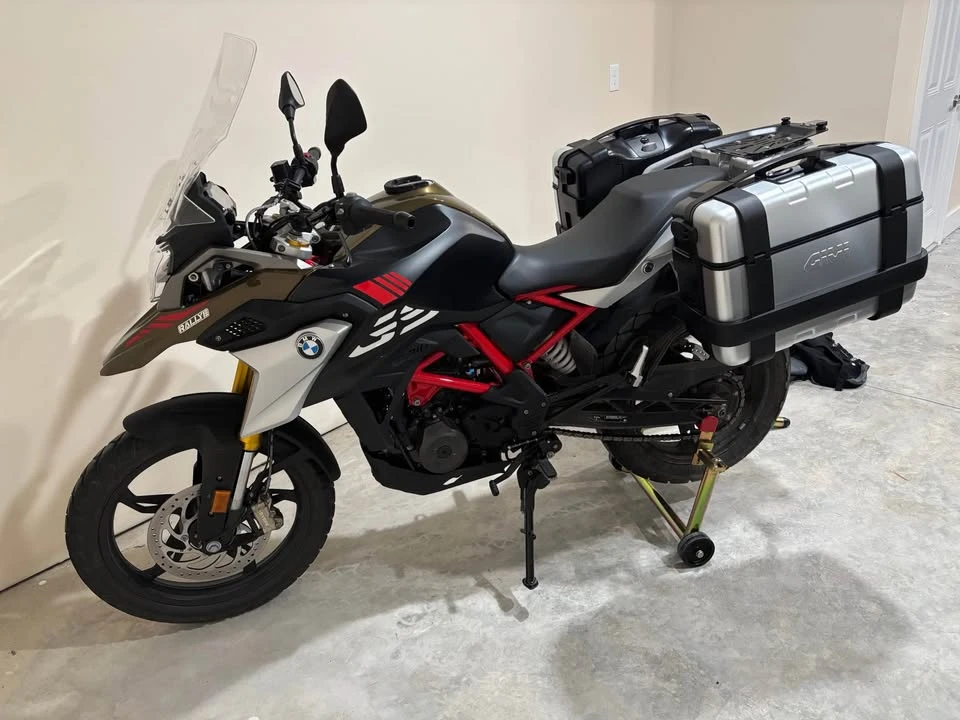 2023 BMW Motorcycles - Image 2 of 3
