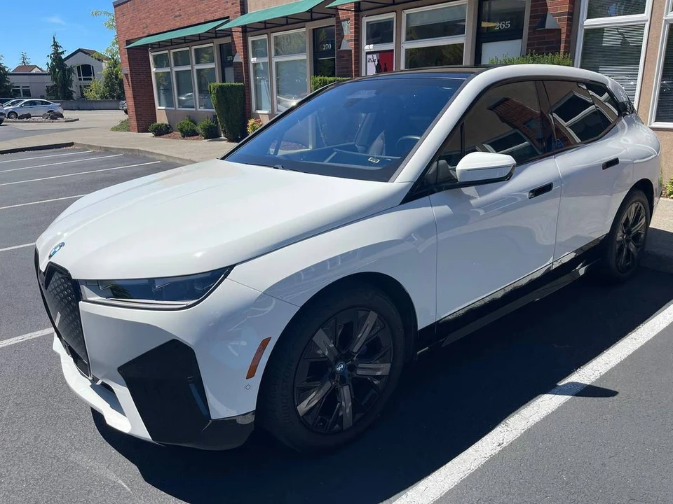 2023 BMW I20 iX - Image 2 of 11