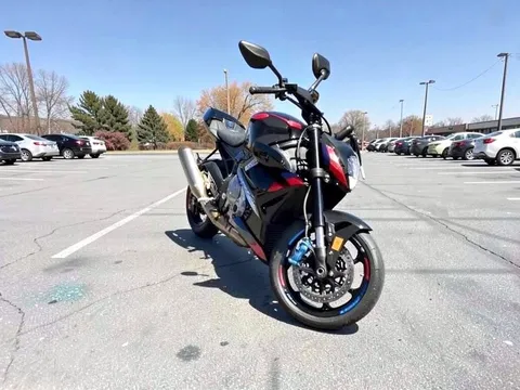 2023 BMW M 1000 R