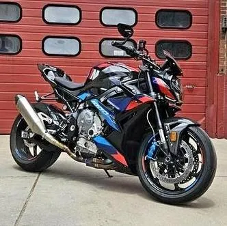 2023 BMW M 1000 R