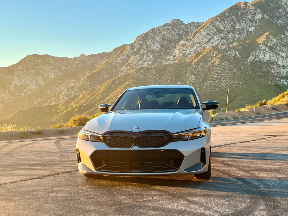 2023 BMW G20 M340i & M340d Sedan - Image 8 of 31