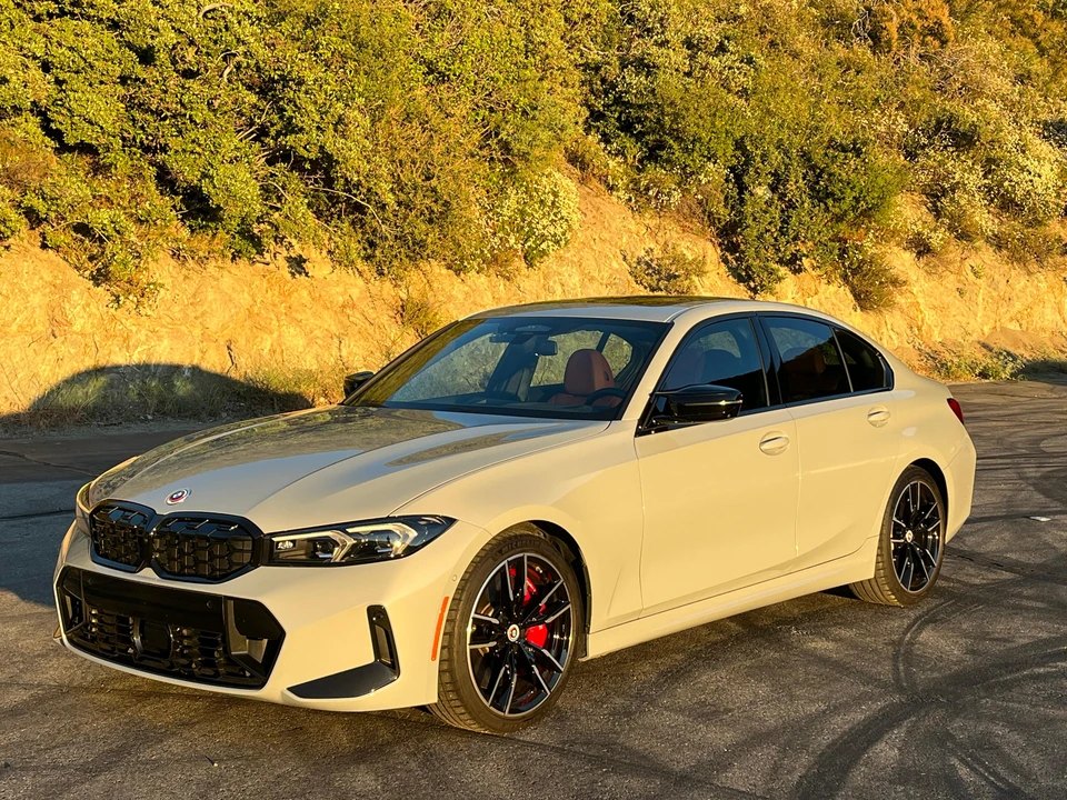 2023 BMW G20 M340i & M340d Sedan - Image 12 of 31