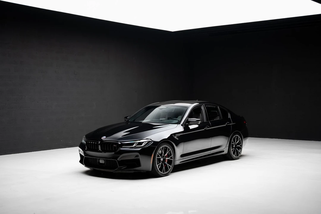 2023 BMW M5 - Image 4 of 31