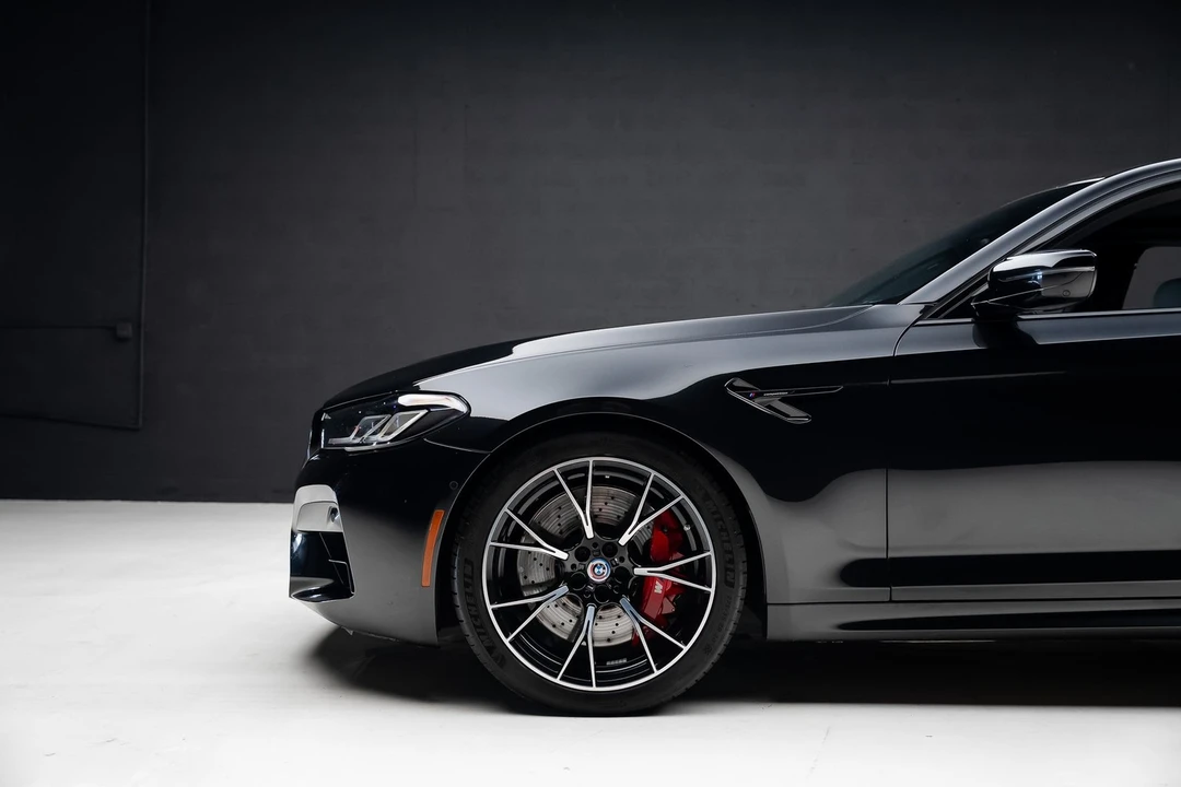 2023 BMW M5 - Image 19 of 31