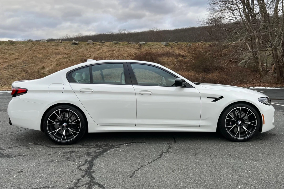 2023 BMW F90 M5 - Image 3 of 31