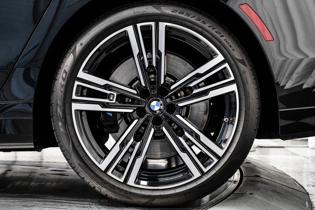 2023 BMW G70 7 Series - Image 11 of 21