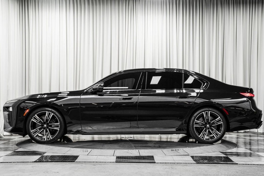2023 BMW G70 7 Series - Image 6 of 21