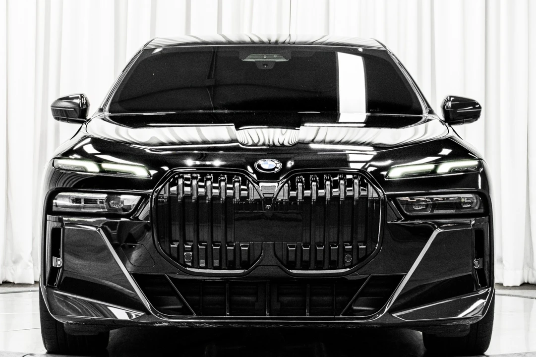 2023 BMW G70 7 Series - Image 4 of 21
