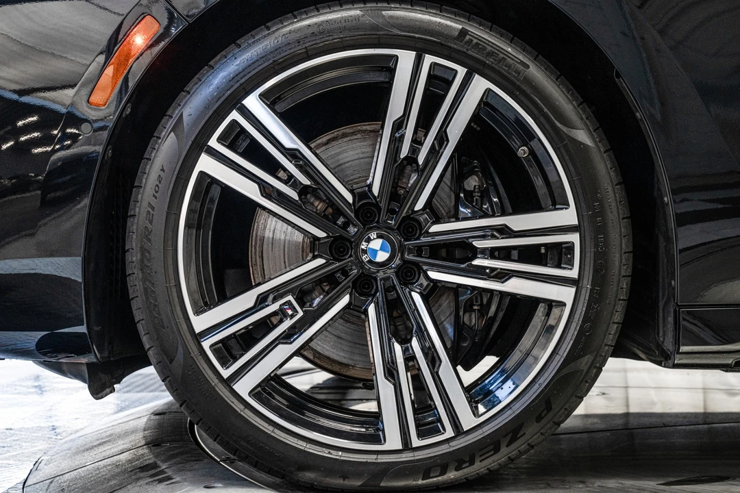 2023 BMW G70 7 Series - Image 10 of 21