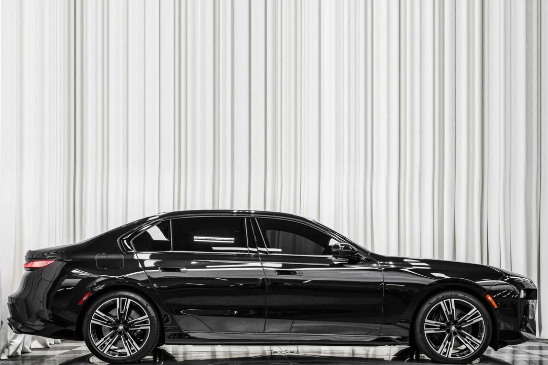 2023 BMW G70 7 Series - Image 2 of 12