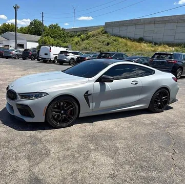 2023 BMW M8
