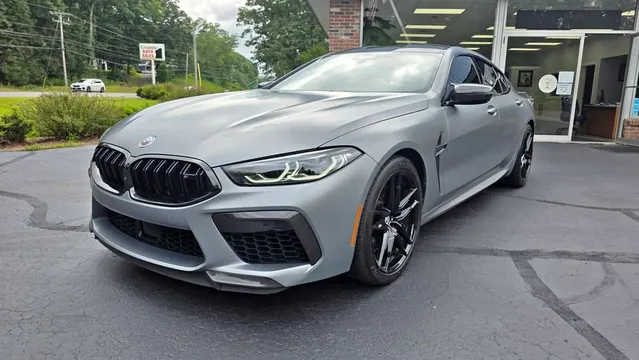 2023 BMW M8