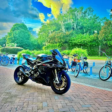 2023 BMW S 1000