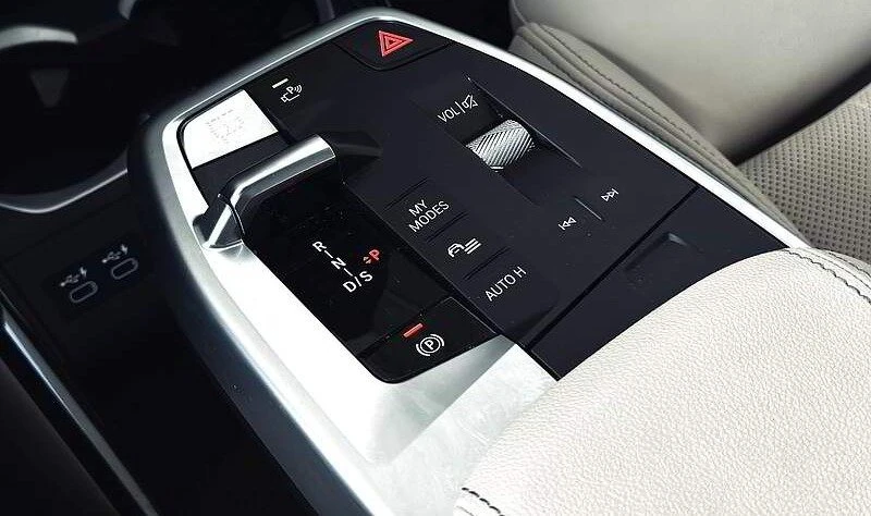 2023 BMW U11/U12 X1 - Image 9 of 20
