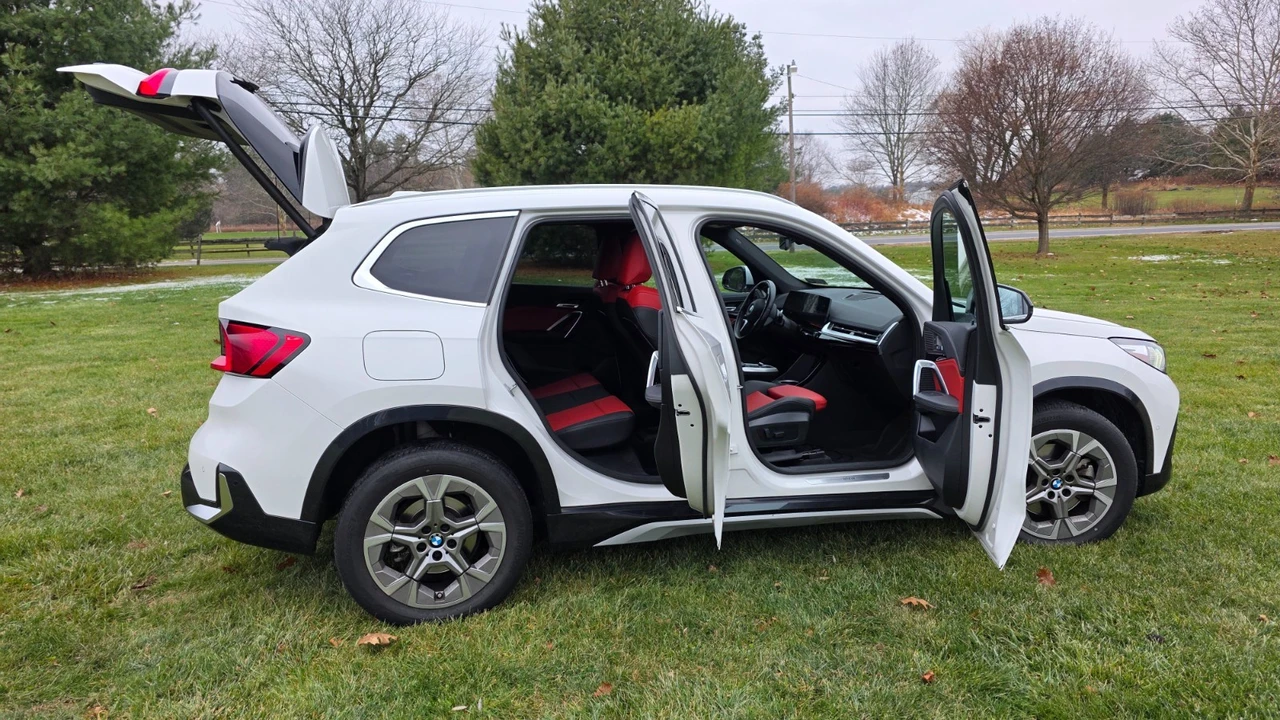2023 BMW U11/U12 X1 - Image 12 of 21