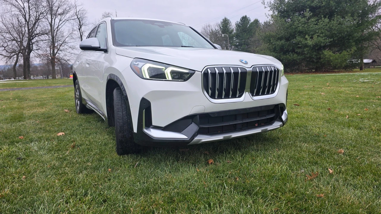 2023 BMW U11/U12 X1 - Image 2 of 21
