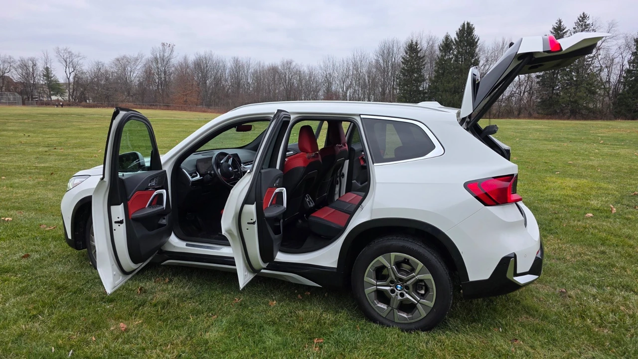 2023 BMW U11/U12 X1 - Image 13 of 21