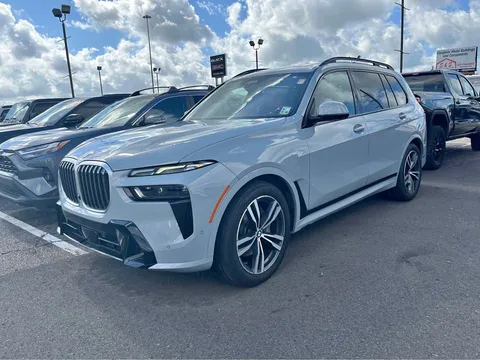 2023 BMW X7 40i