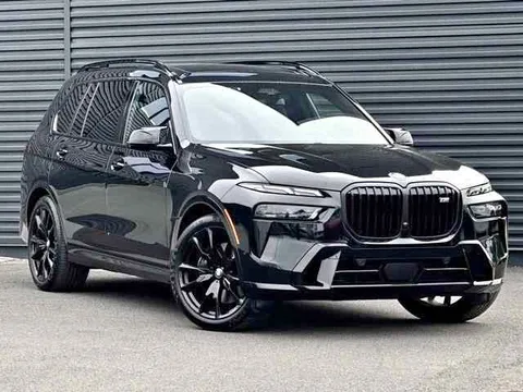 2023 BMW X7 M60i