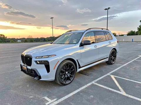 2023 BMW X7 M60i