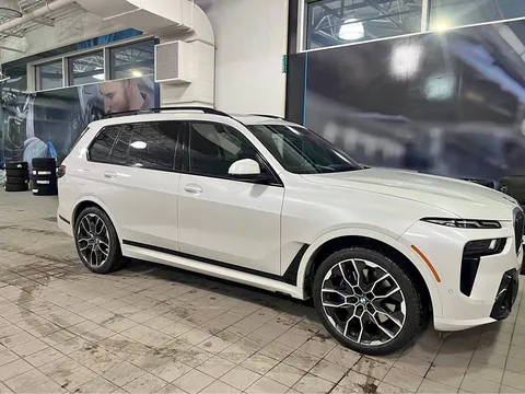 2023 BMW X7 M Sport Package