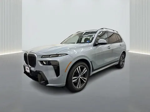 2023 BMW X7