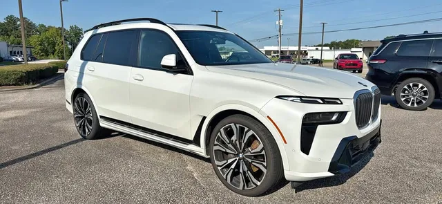 2023 BMW X7 xDrive40i Sport Utility 4D
