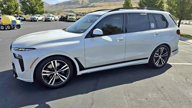 2023 BMW X7 xDrive40i Sport Utility 4D