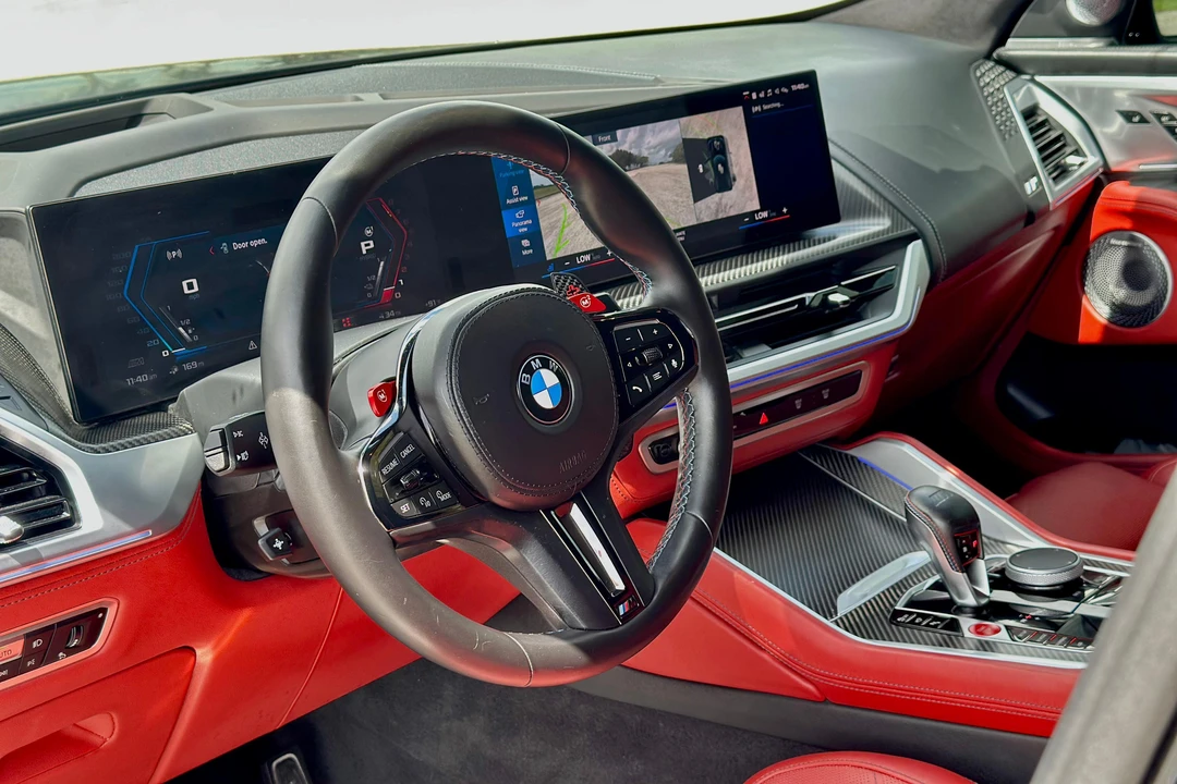 2023 BMW XM - Image 25 of 31