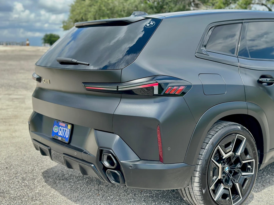 2023 BMW XM - Image 15 of 31
