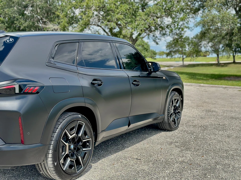 2023 BMW XM - Image 16 of 31