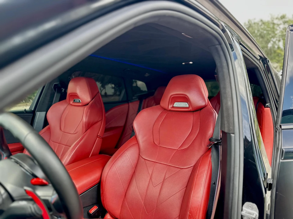 2023 BMW XM - Image 29 of 31