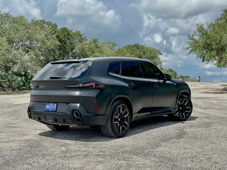 2023 BMW XM - Image 8 of 31