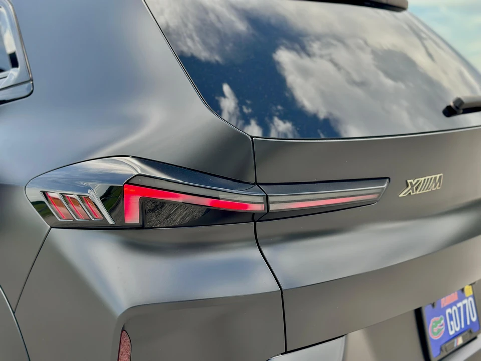 2023 BMW XM - Image 13 of 31