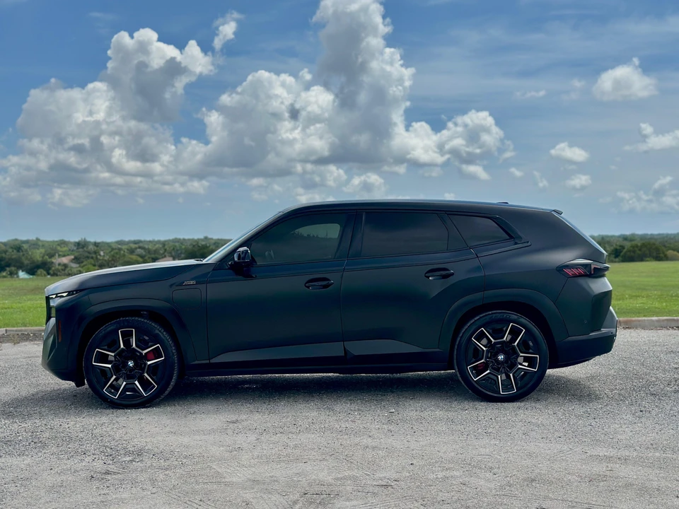 2023 BMW XM - Image 6 of 31