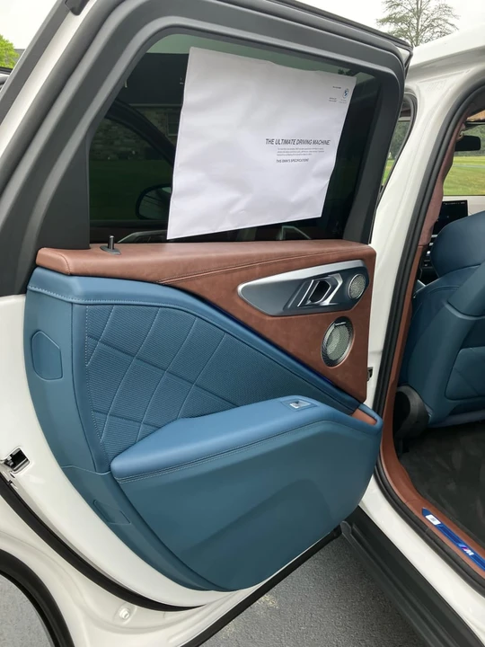 2023 BMW XM - Image 18 of 31
