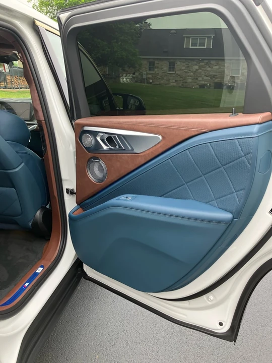 2023 BMW XM - Image 23 of 31