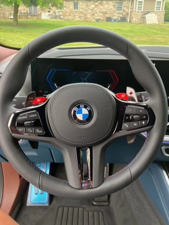 2023 BMW XM - Image 15 of 31