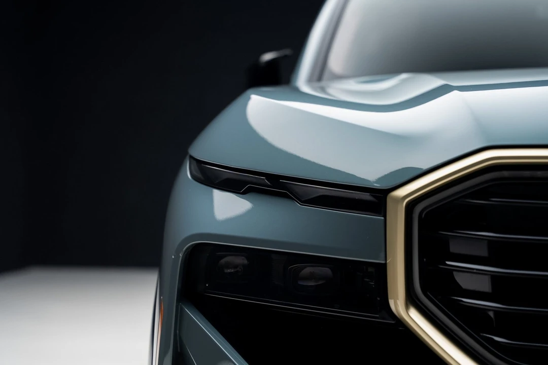2023 BMW XM - Image 8 of 12