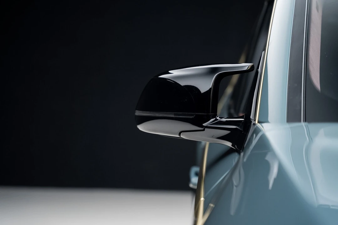 2023 BMW XM - Image 14 of 21